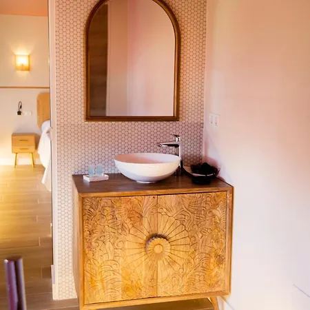 Pilar ゲストハウス 3*