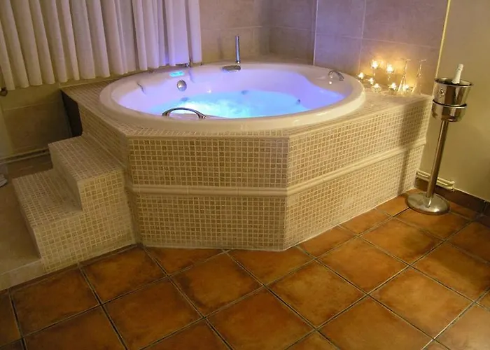 Pilar 3* サンティリャーナ・デル・マル