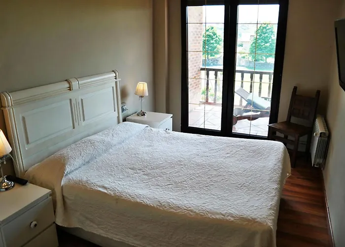 Pilar 3* Santillana del Mar