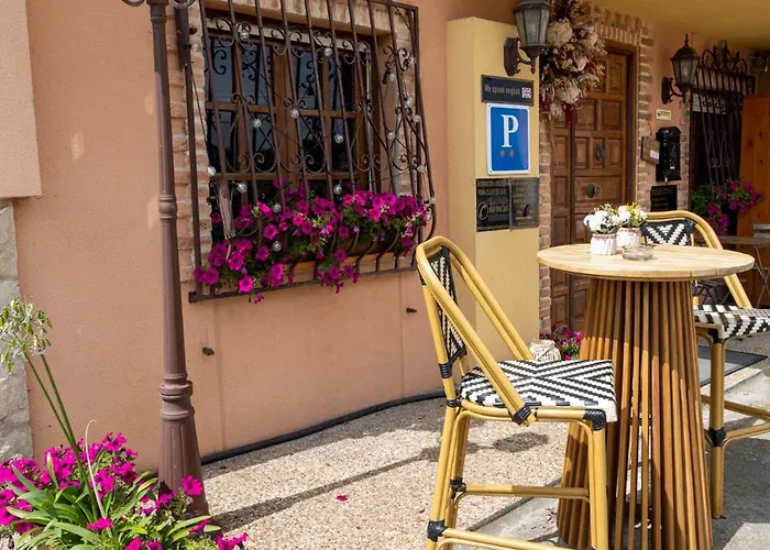 Pilar Konukevi Santillana del Mar